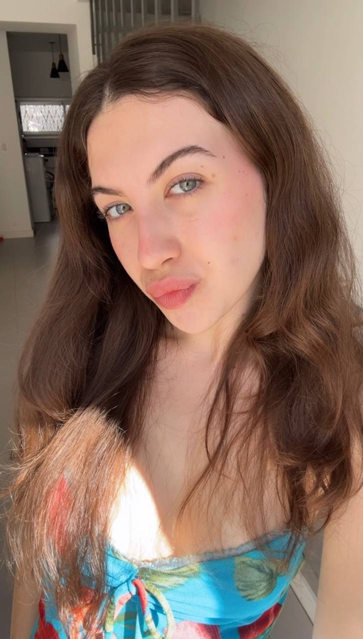 Nude girl Amber in Port Moresby