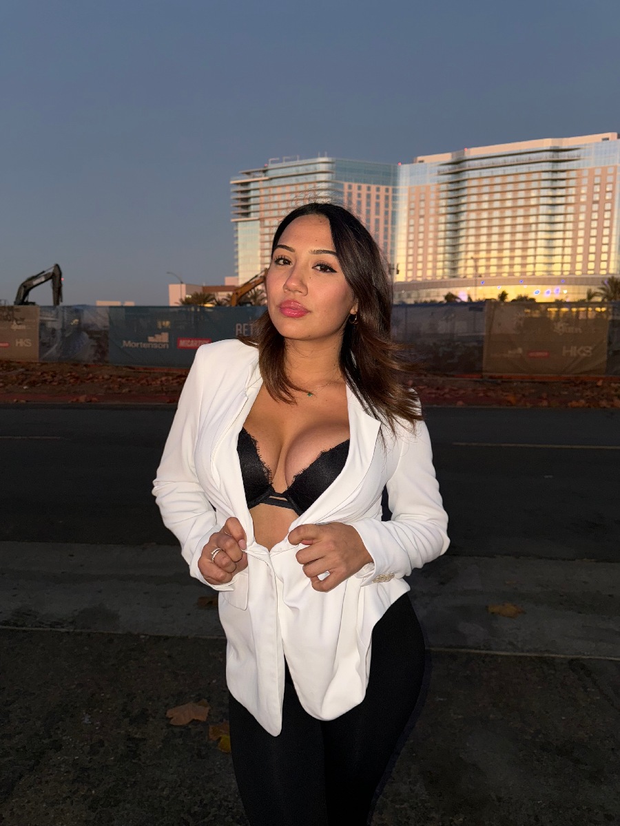 Take a pause and enjoy Ali Cruz — streaming from Port Moresby