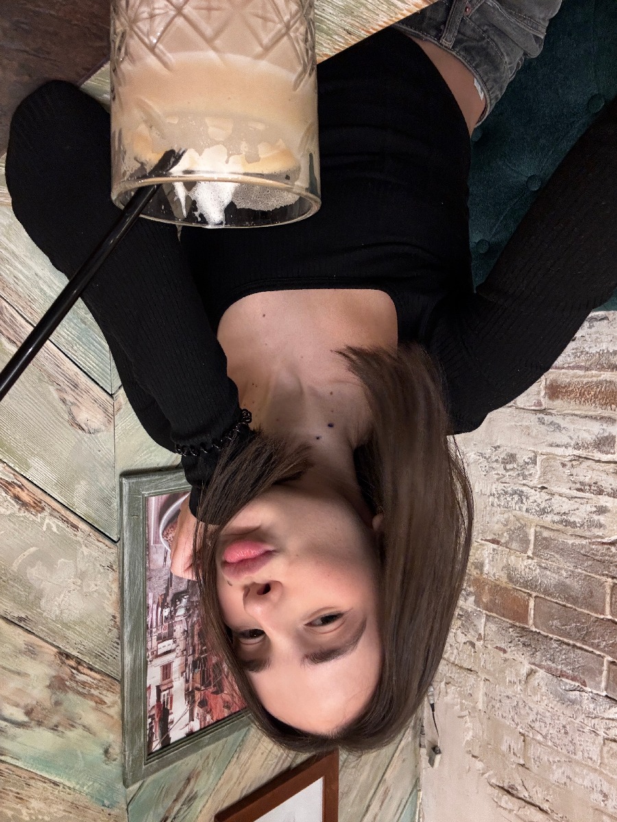 Fresh photos, fresh mood — Tina online in Port Moresby